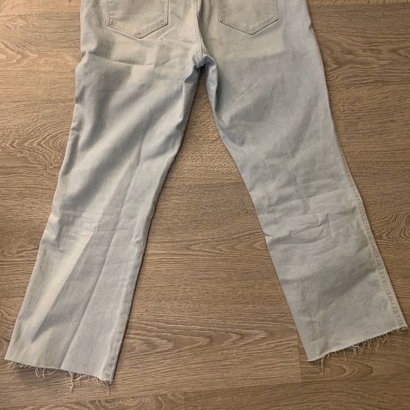 Old Navy Washed Cropped Flare Ankle Jeans - Picture 4 of 4